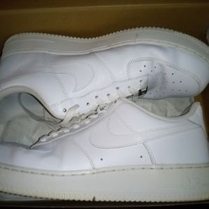 Men's Nike Air Force 1s low cut
